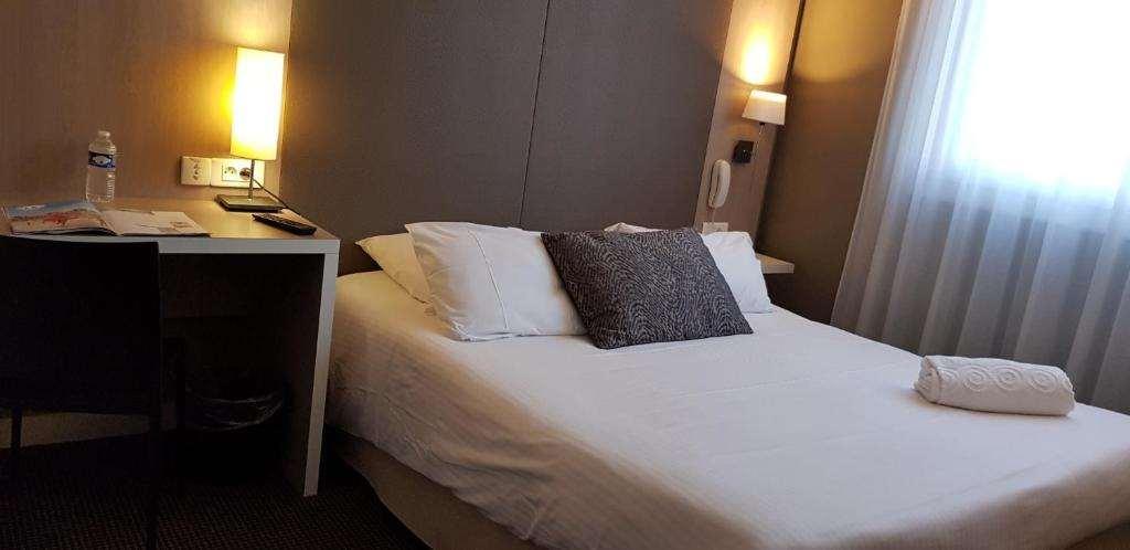 L'Hotel Bristol Caen Quarto foto