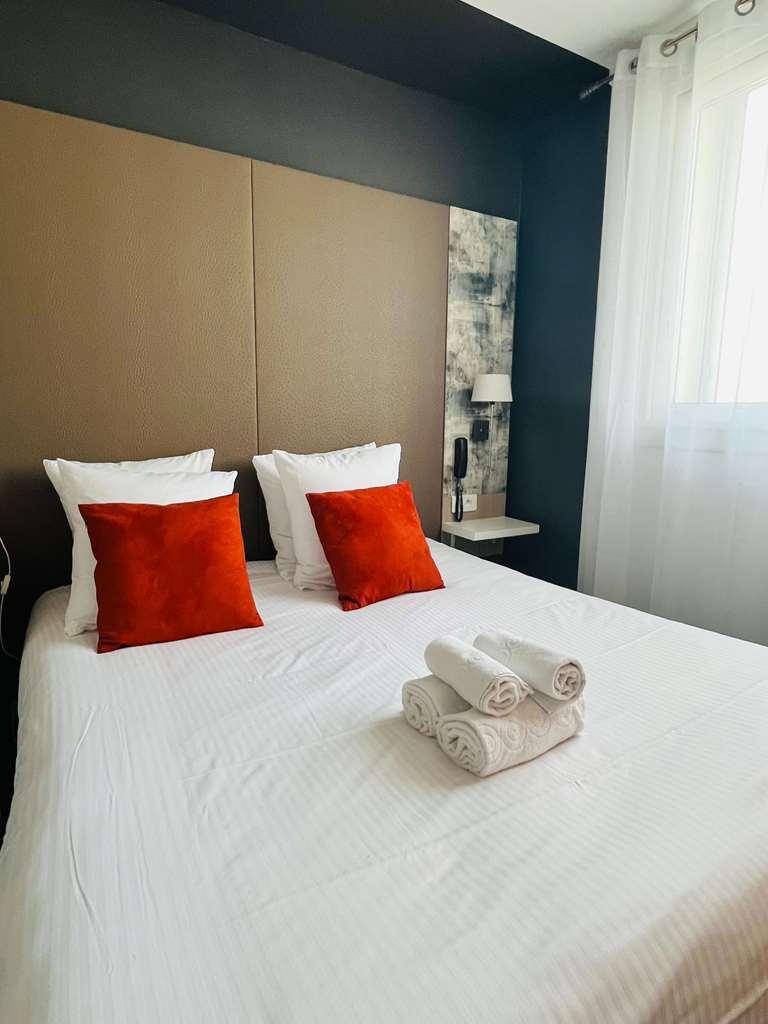L'Hotel Bristol Caen Quarto foto